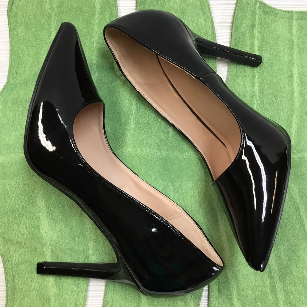 Appears to be New Black Pumps by Dream Pair - Picture 3 of 8